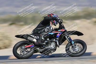 media/Dec-04-2025-Racers Edge (Thu) [[5ebc9f124d]]/3-B Group/2-Session 1 (Turn 4 Entry)/